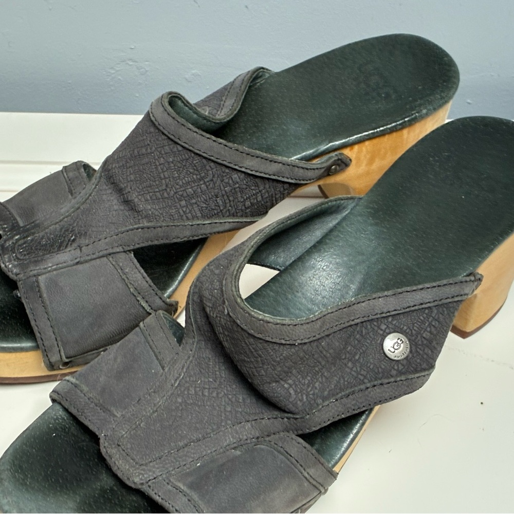 UGG Mosaic mules - women’s size 9 - Picture 3 of 8